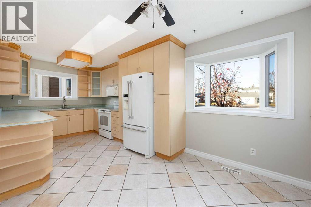 122 Maclaren Bay, Fort Mcmurray, Alberta  T9K 1P3 - Photo 6 - A2287201