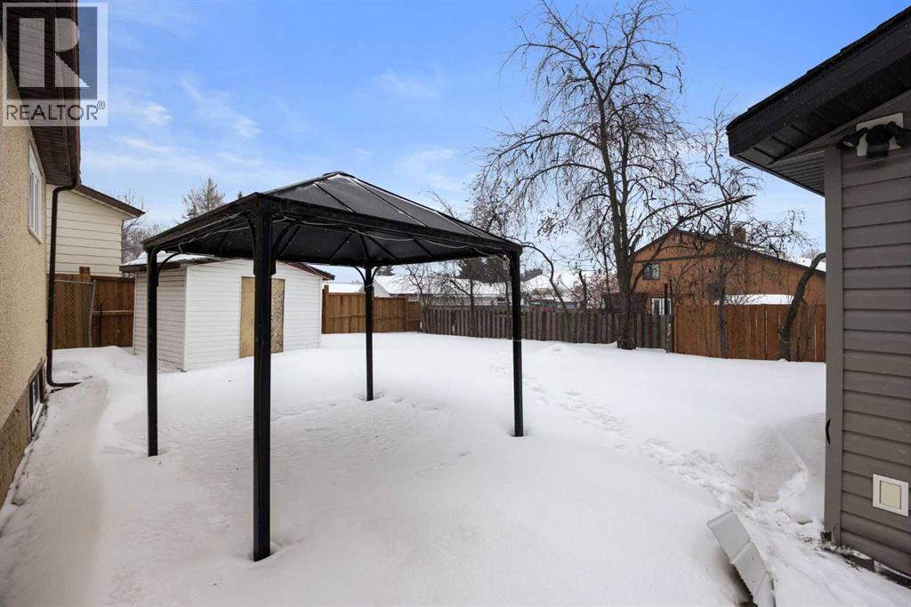 122 Maclaren Bay, Fort Mcmurray, Alberta  T9K 1P3 - Photo 35 - A2287201