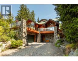 6361 FAIRWAY DRIVE, Whistler, British Columbia