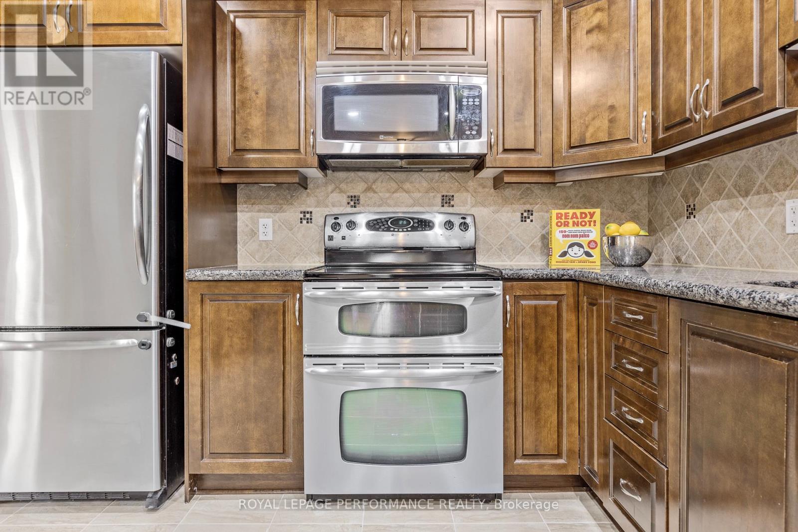 200 Idlewild Private E, Ottawa, Ontario  K2J 0P4 - Photo 5 - X12948384