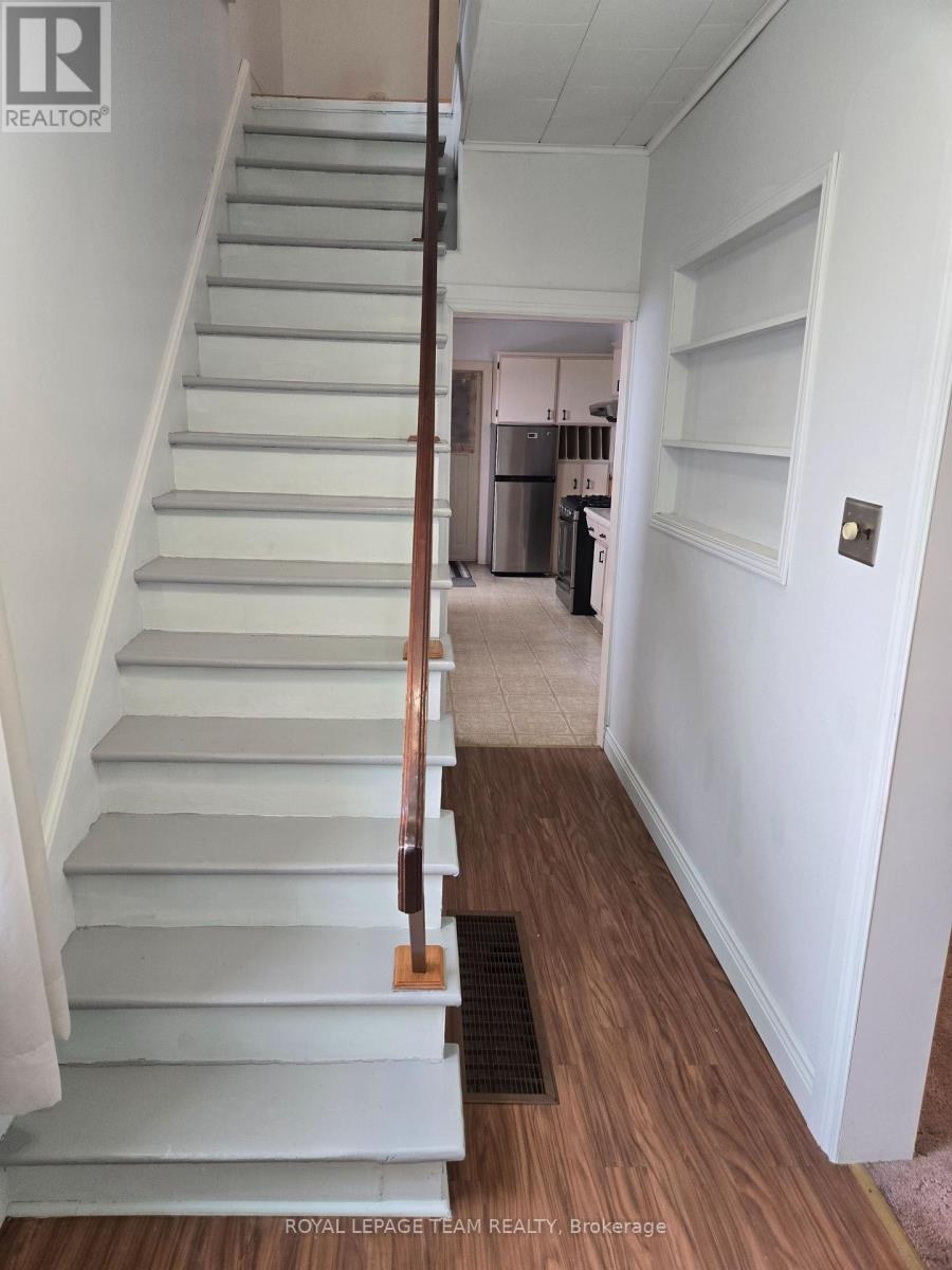 48 Thomas Street, Mississippi Mills, Ontario  K0A 1A0 - Photo 7 - X12948402