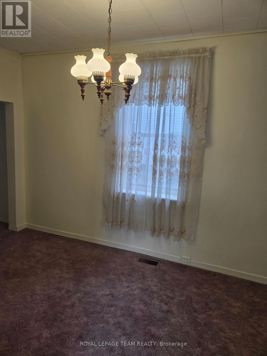 48 Thomas Street, Mississippi Mills, Ontario  K0A 1A0 - Photo 9 - X12948402