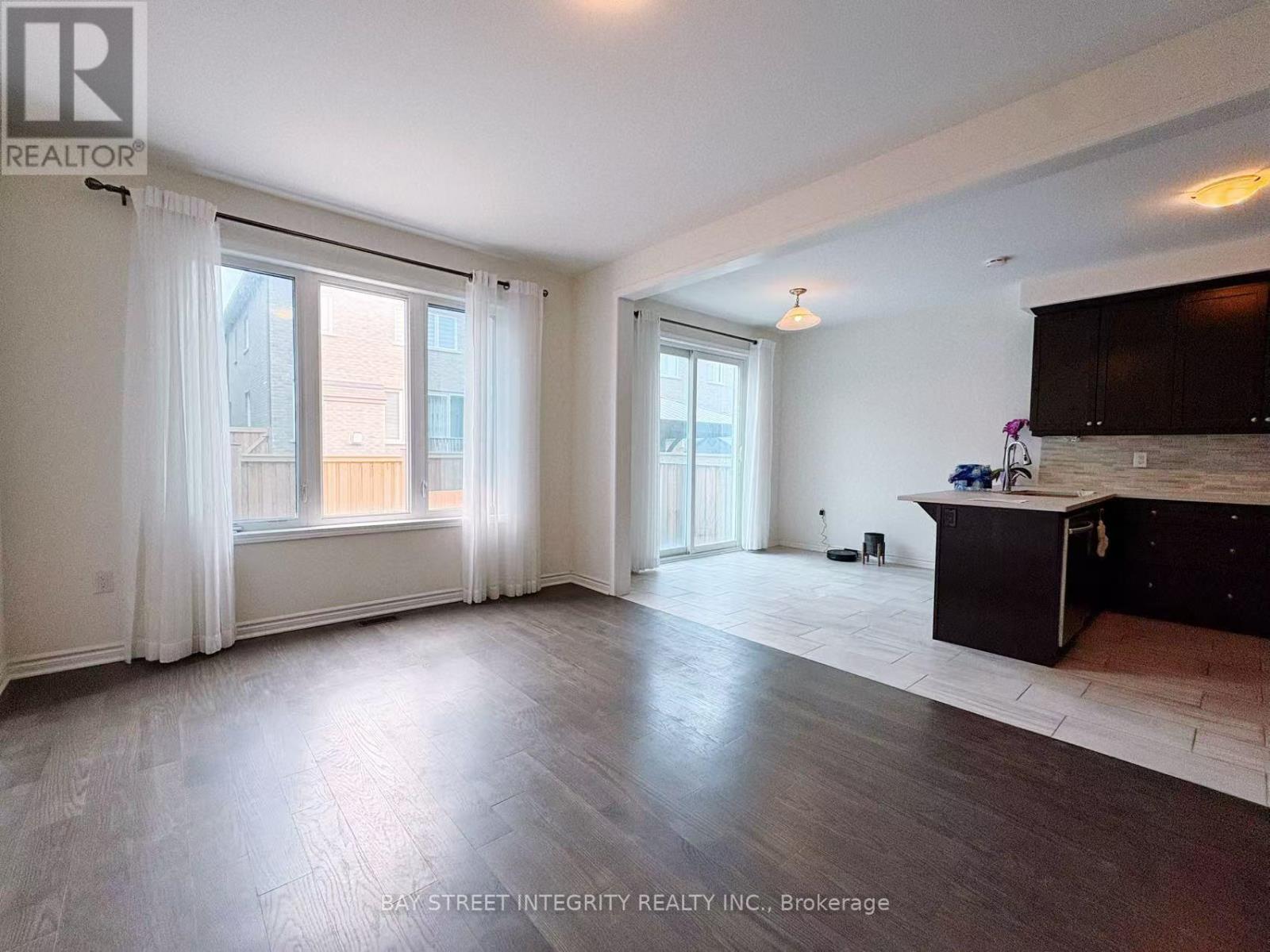 27 Ness Drive, Richmond Hill, Ontario  L4S 0J8 - Photo 3 - N12927084