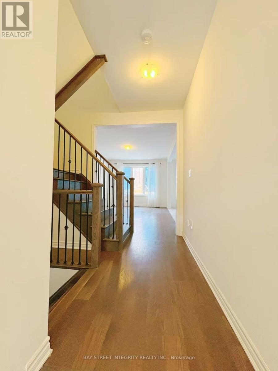 27 Ness Drive, Richmond Hill, Ontario  L4S 0J8 - Photo 2 - N12927084