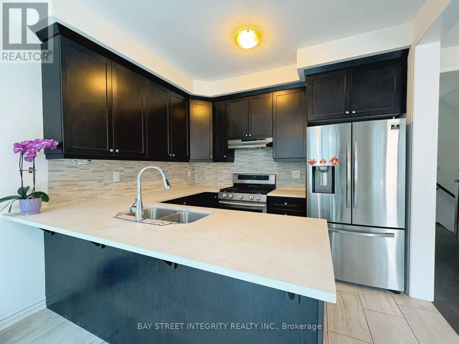 27 Ness Drive, Richmond Hill, Ontario  L4S 0J8 - Photo 5 - N12927084