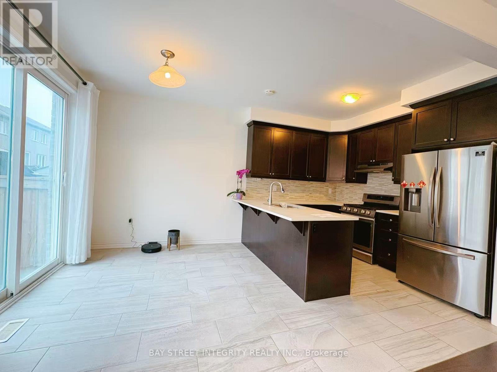 27 Ness Drive, Richmond Hill, Ontario  L4S 0J8 - Photo 6 - N12927084