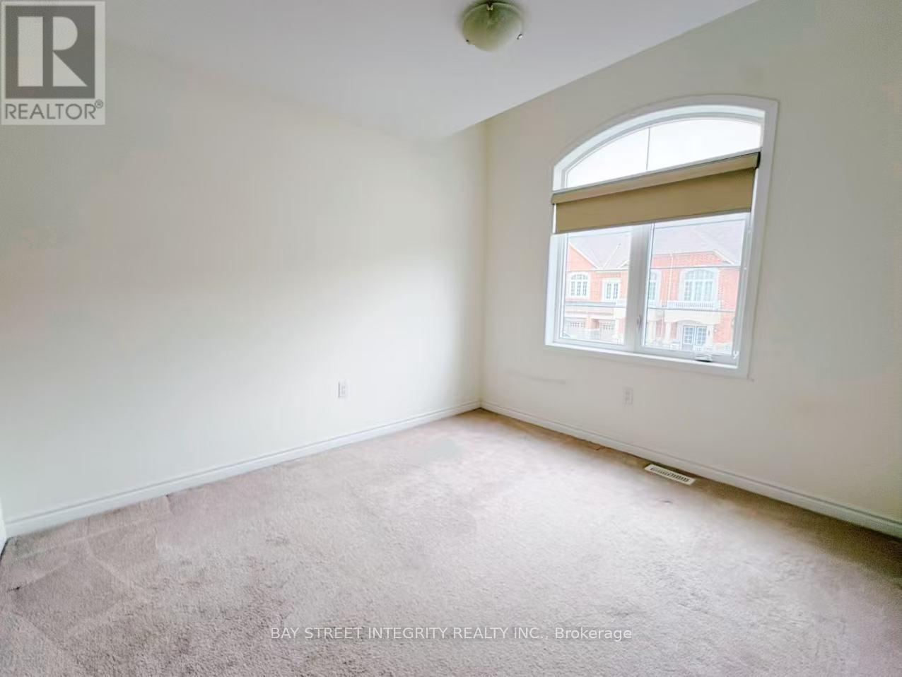 27 Ness Drive, Richmond Hill, Ontario  L4S 0J8 - Photo 8 - N12927084