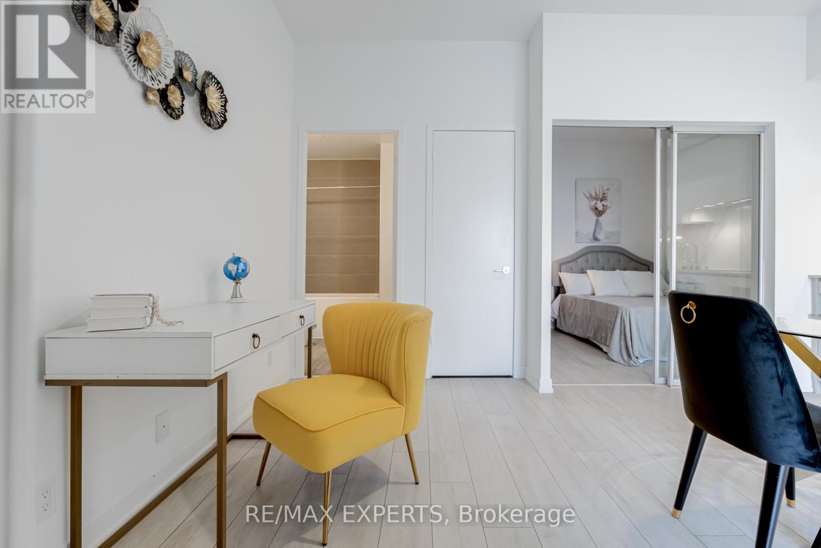 Th02 - 9 Buttermill Avenue, Vaughan, Ontario  L4K 0J5 - Photo 11 - N12948396