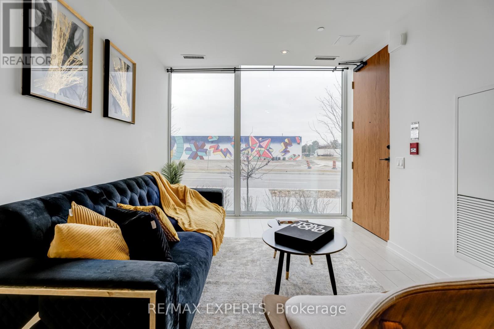 Th02 - 9 Buttermill Avenue, Vaughan, Ontario  L4K 0J5 - Photo 4 - N12948396