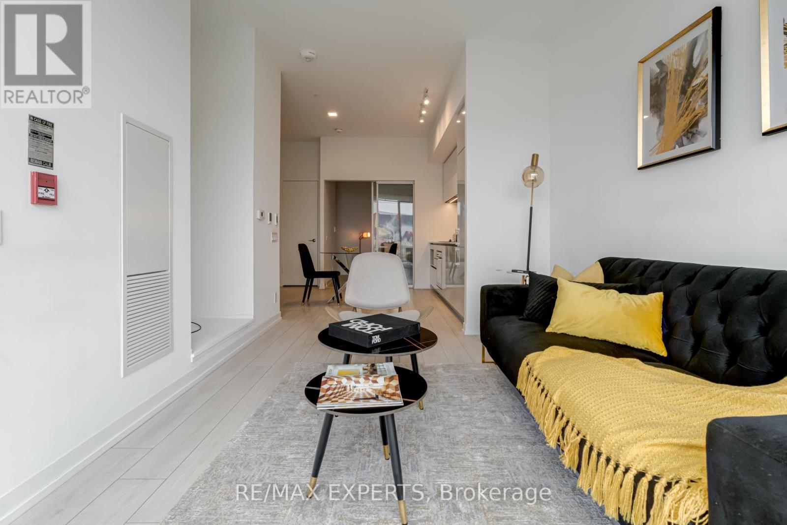 Th02 - 9 Buttermill Avenue, Vaughan, Ontario  L4K 0J5 - Photo 5 - N12948396