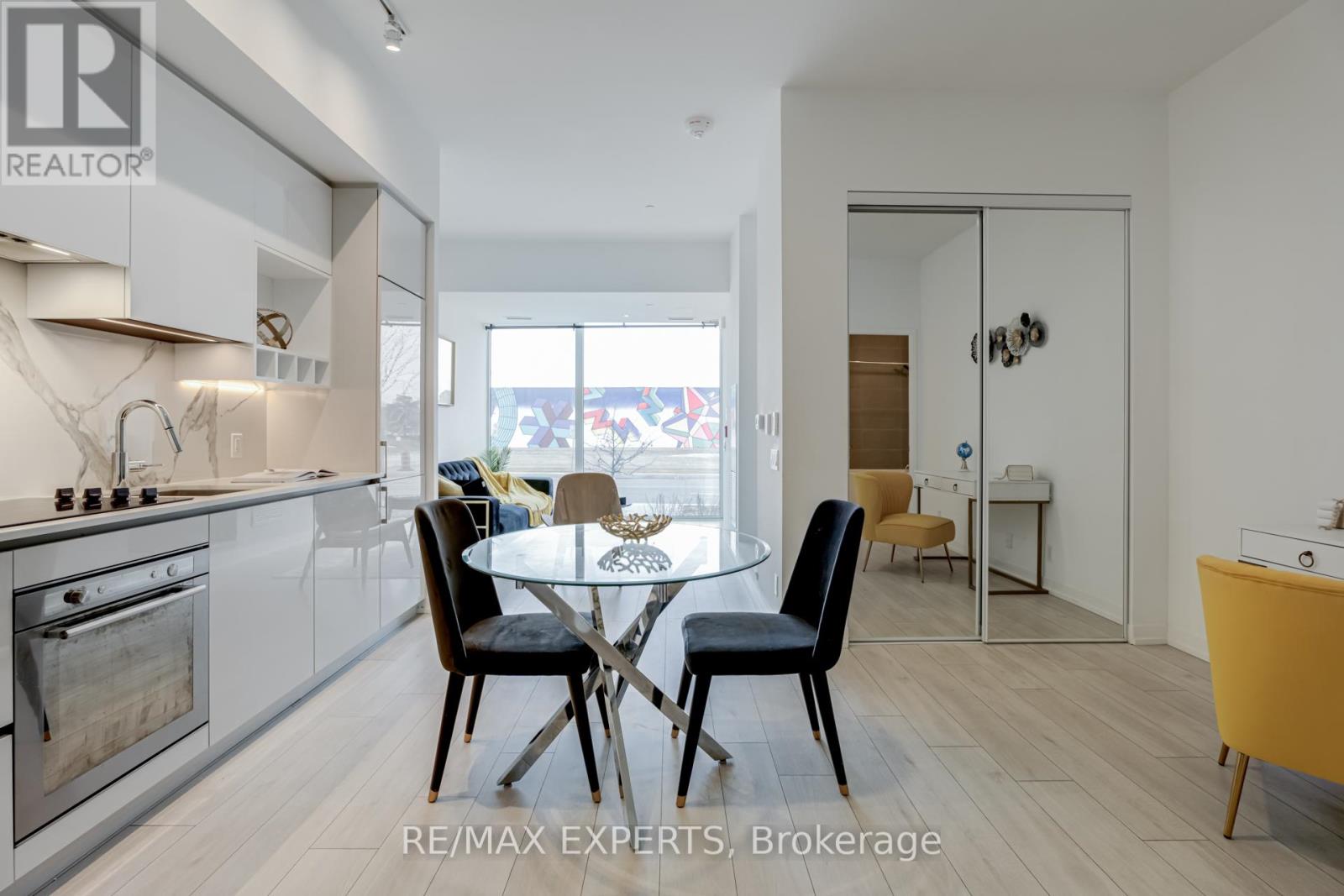 Th02 - 9 Buttermill Avenue, Vaughan, Ontario  L4K 0J5 - Photo 6 - N12948396