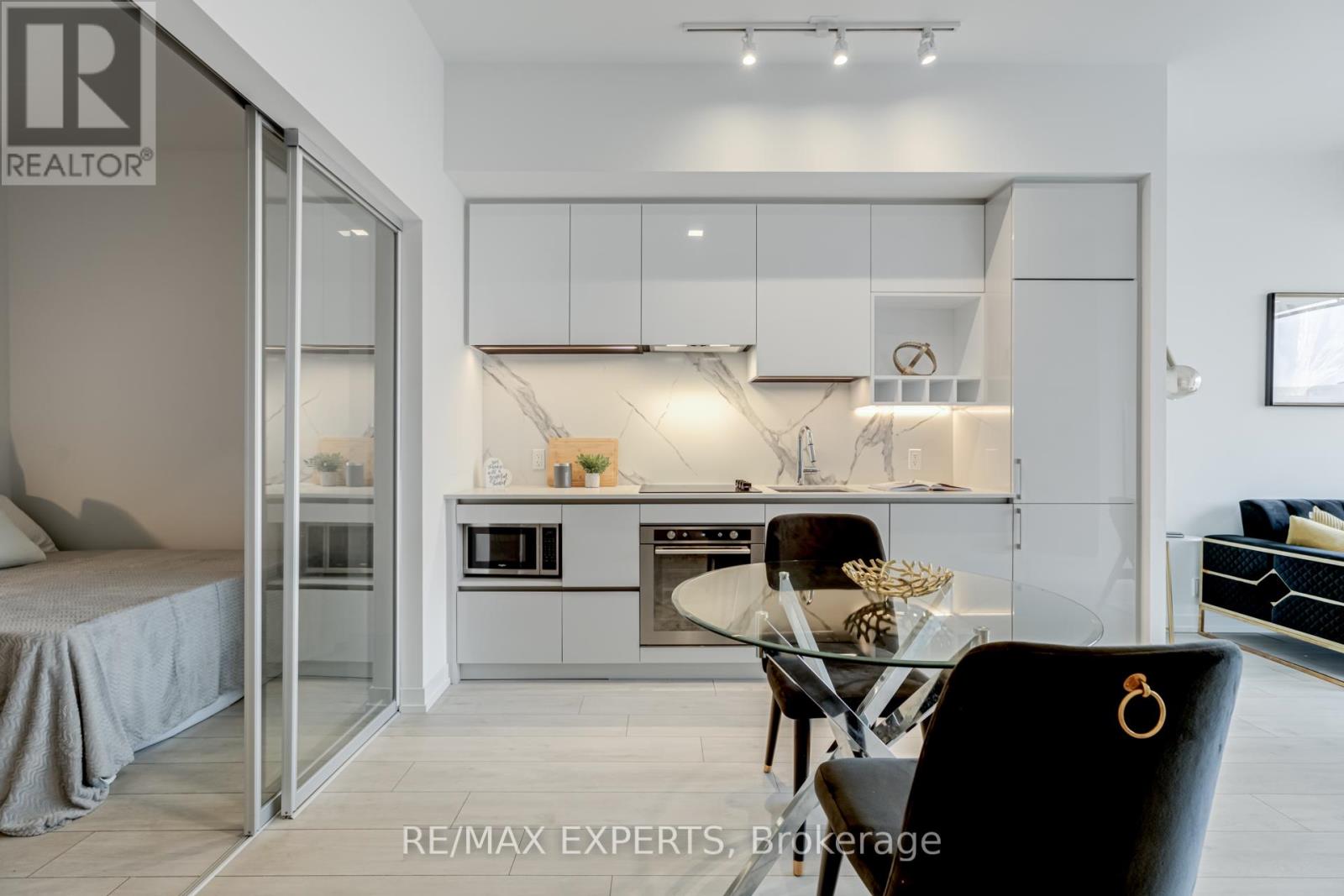 Th02 - 9 Buttermill Avenue, Vaughan, Ontario  L4K 0J5 - Photo 7 - N12948396