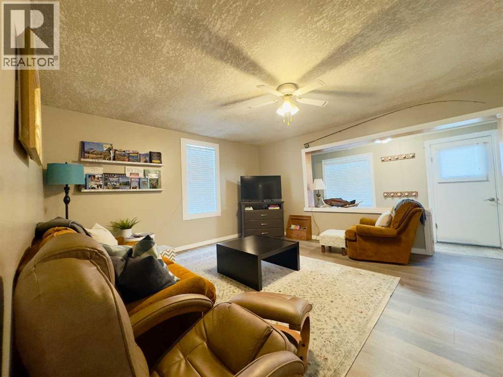 20970 7 Avenue, Bellevue, Alberta  T0K 0C0 - Photo 17 - A2298428