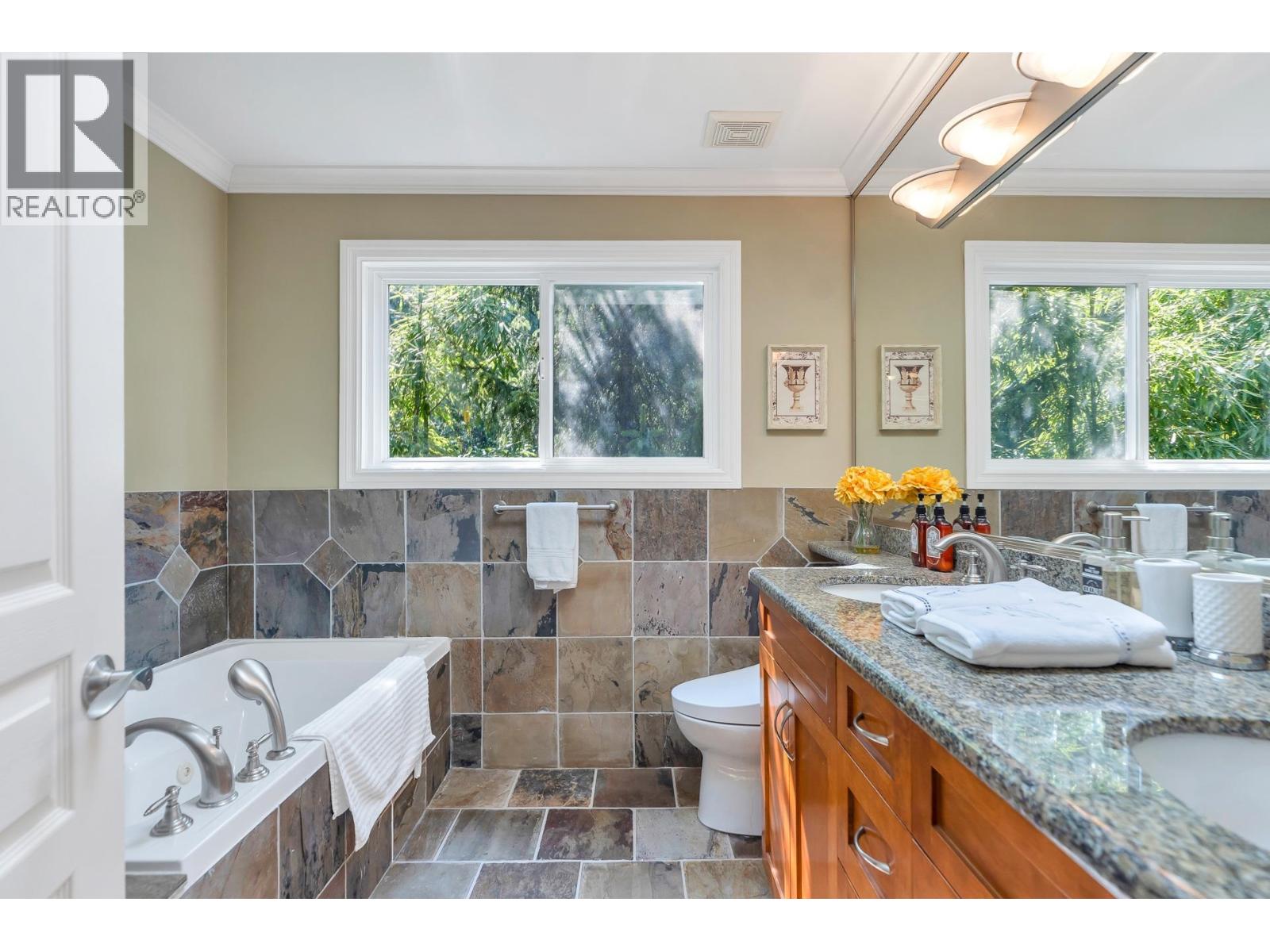 950 Seymour Boulevard, North Vancouver, British Columbia  V7J 2J8 - Photo 31 - R3104982