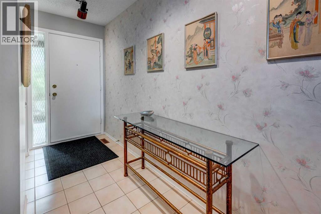 2, 10030 Oakmoor Way Sw, Calgary, Alberta  T2V 4S8 - Photo 4 - A2292111