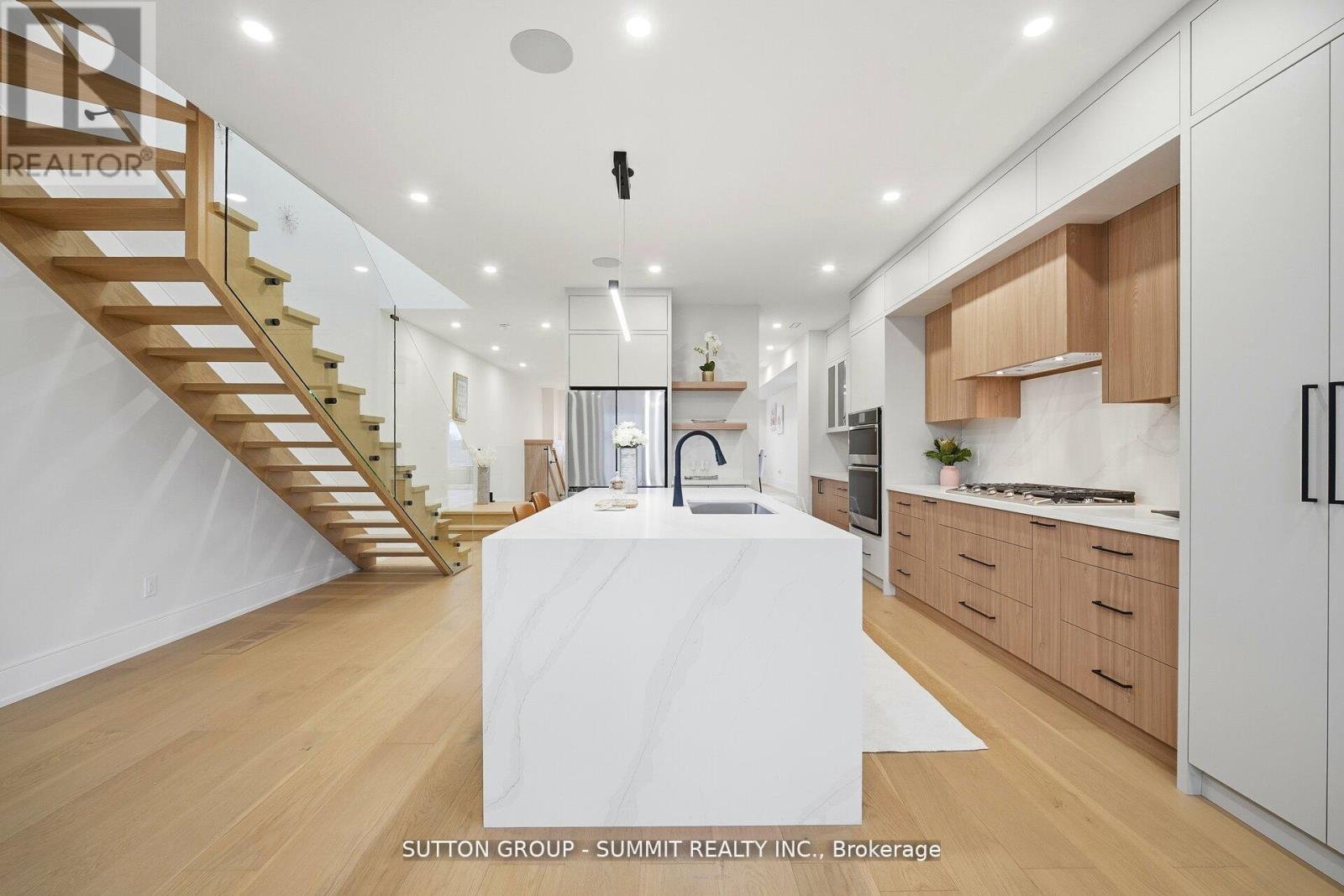 1228 Alexandra Avenue, Mississauga, Ontario  L5E 2A5 - Photo 15 - W12948390