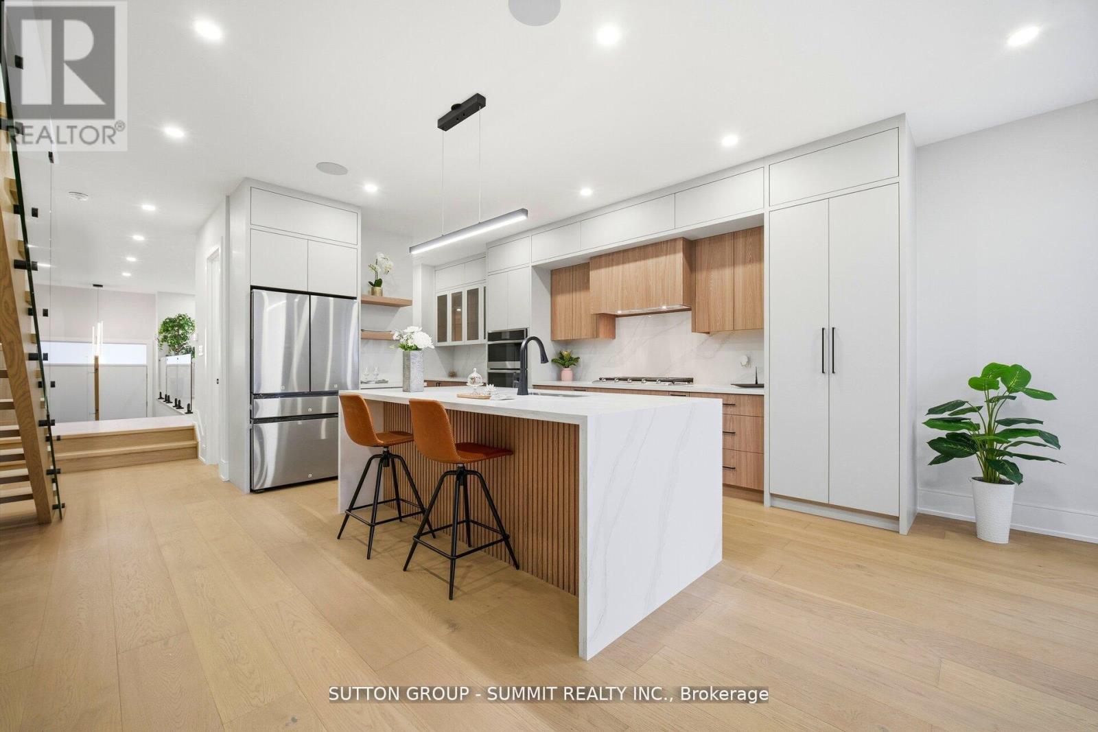 1228 Alexandra Avenue, Mississauga, Ontario  L5E 2A5 - Photo 16 - W12948390