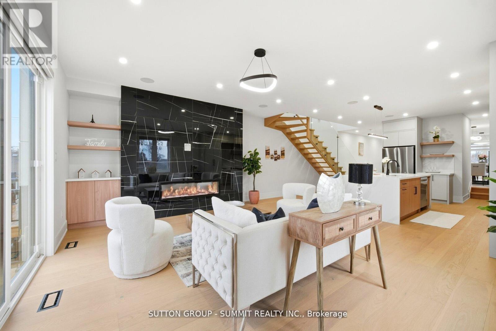 1228 Alexandra Avenue, Mississauga, Ontario  L5E 2A5 - Photo 20 - W12948390