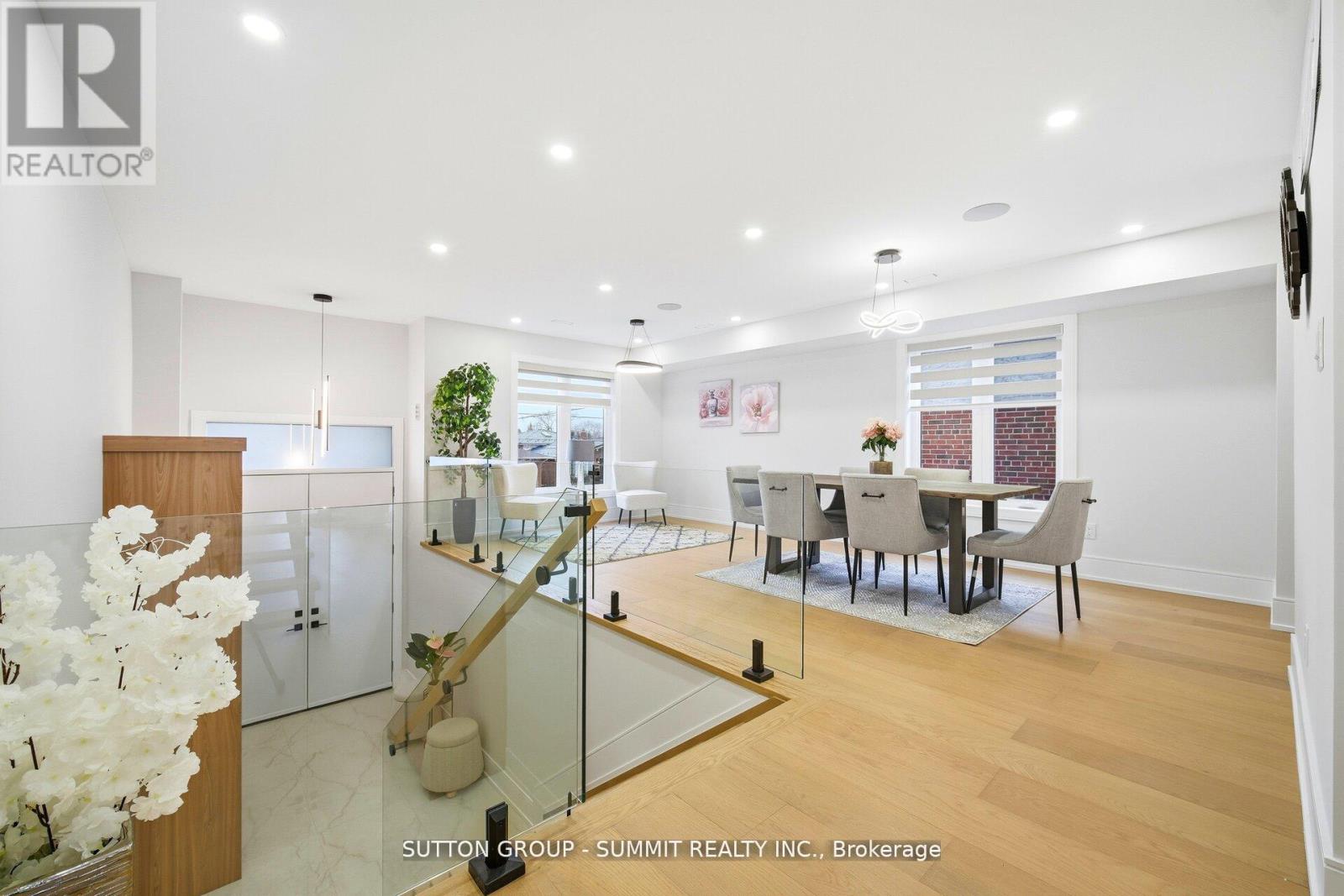 1228 Alexandra Avenue, Mississauga, Ontario  L5E 2A5 - Photo 7 - W12948390