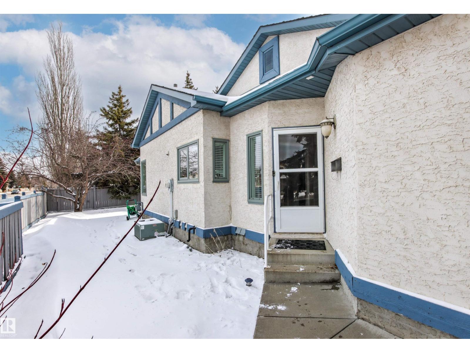 11231 12 Av Nw, Edmonton, Alberta  T6J 6V6 - Photo 3 - E4480159