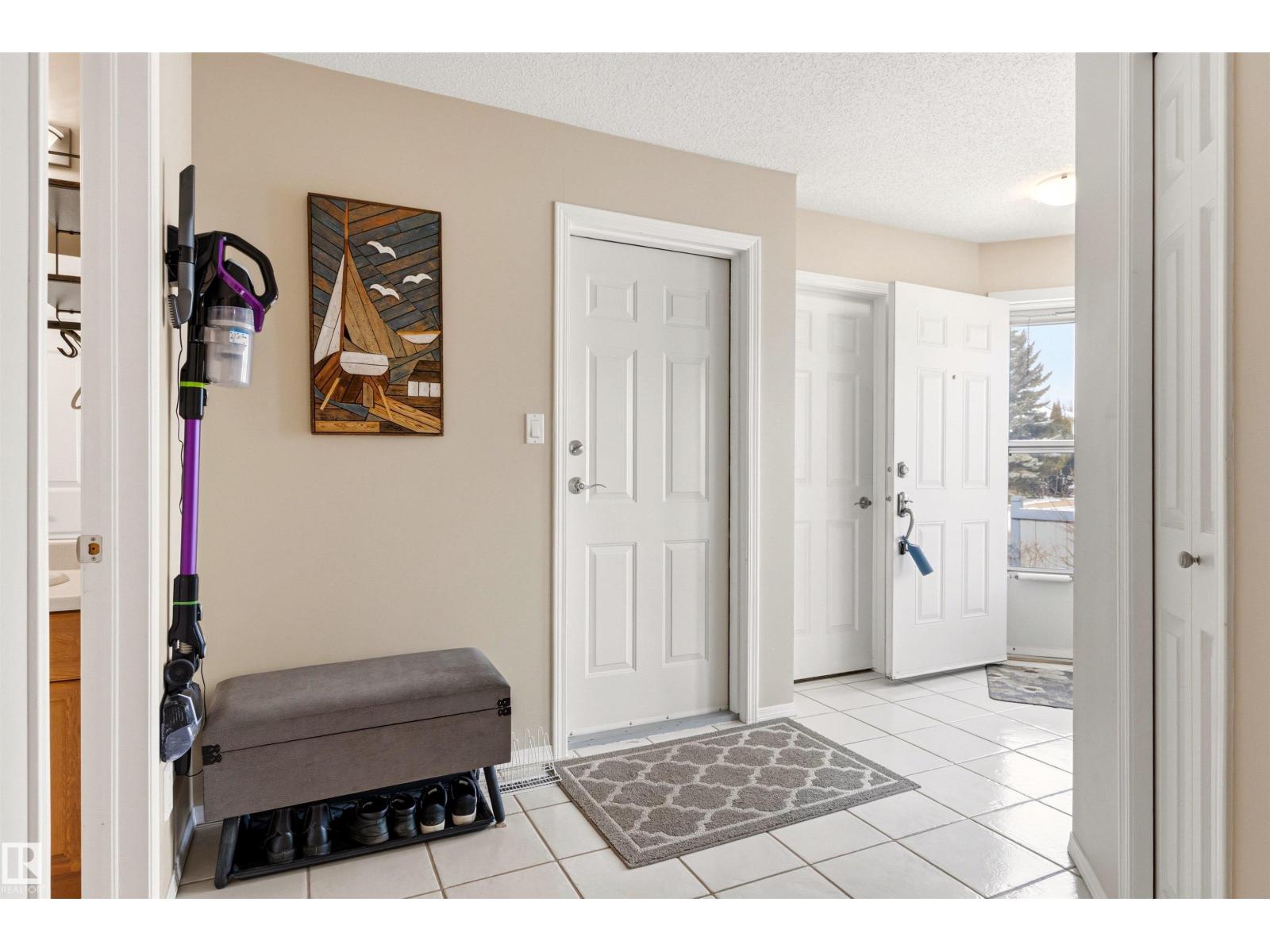 11231 12 Av Nw, Edmonton, Alberta  T6J 6V6 - Photo 6 - E4480159