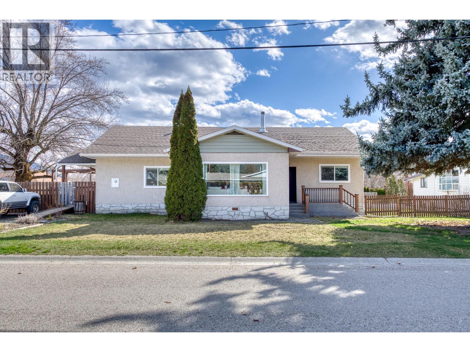 1721 Birch Street, Creston, British Columbia  V0B 1G0 - Photo 3 - 10381357