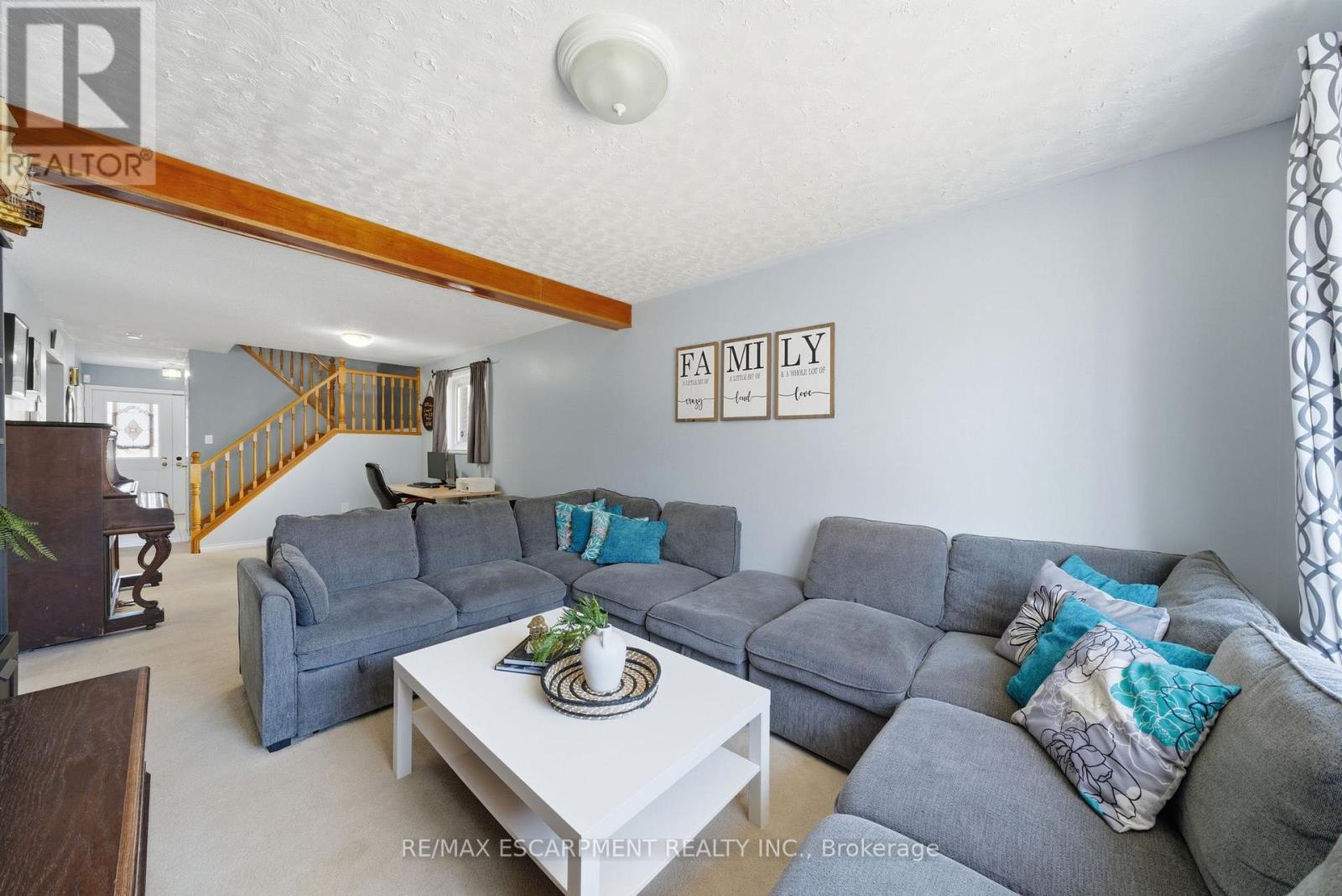 15 Finch Place, Hamilton, Ontario  L9A 5C2 - Photo 11 - X12948380