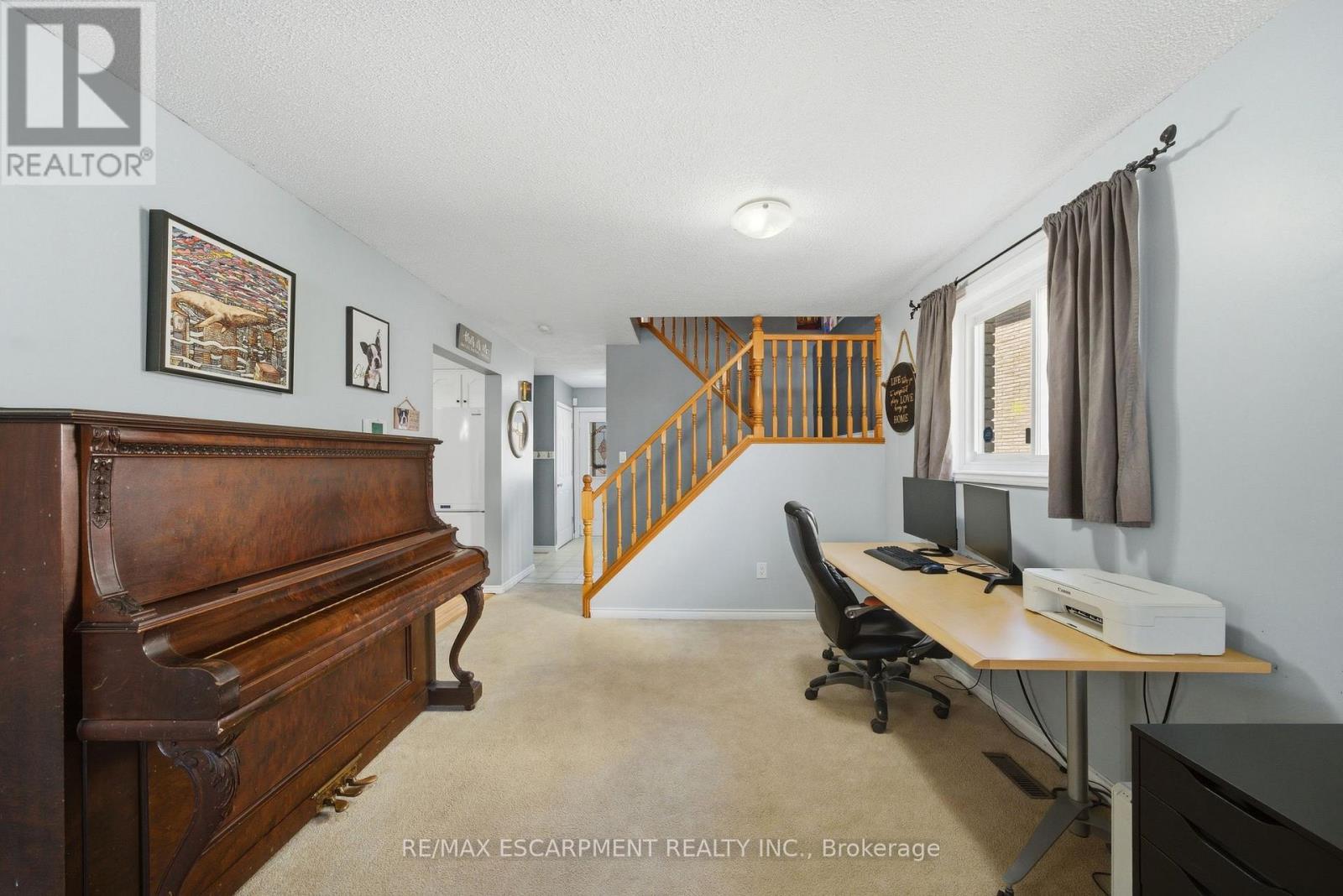 15 Finch Place, Hamilton, Ontario  L9A 5C2 - Photo 7 - X12948380