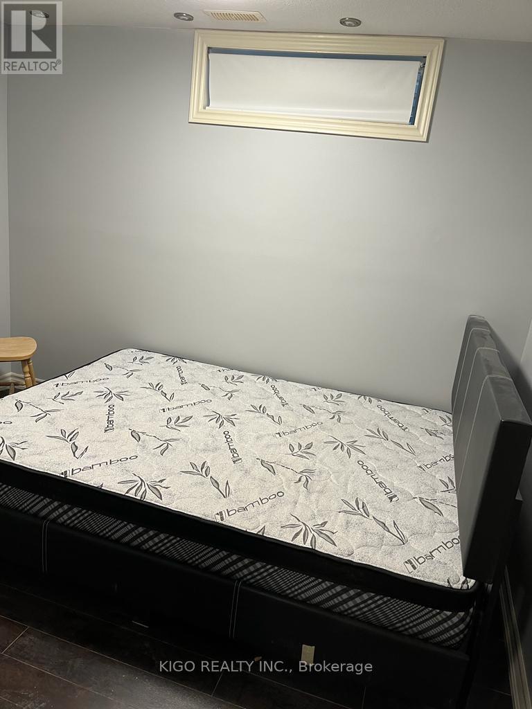 19 Sophia Crescent, Kitchener, Ontario  N2R 1X5 - Photo 6 - X12948382