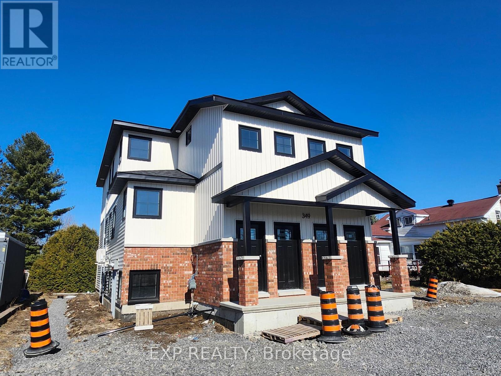 349 Pinehill Road, North Grenville, Ontario  K0G 1J0 - Photo 2 - X12948394