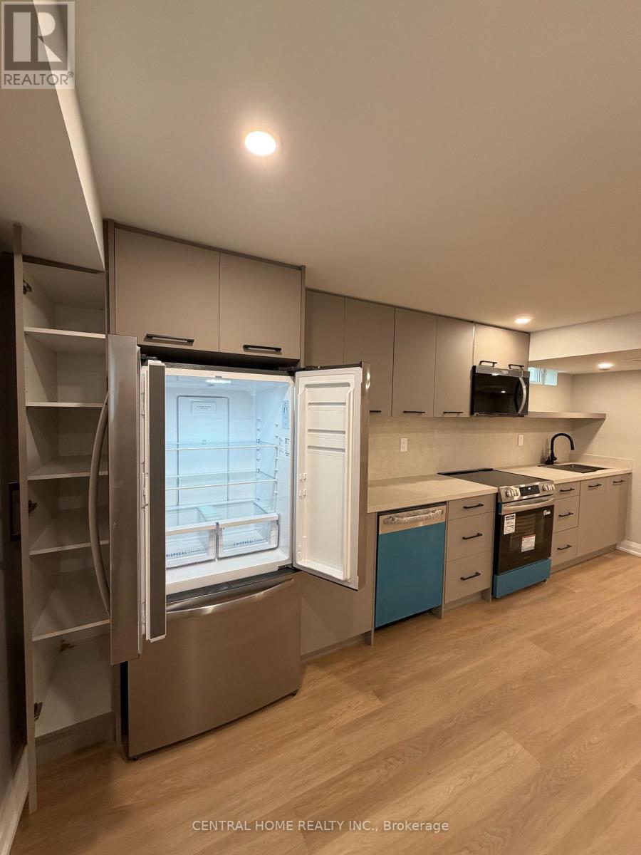 229 Spring Gate Boulevard, Vaughan, Ontario  L4J 3G3 - Photo 12 - N12948310