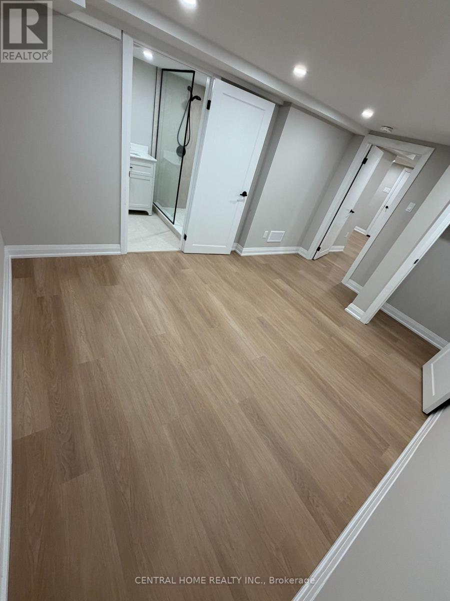 229 Spring Gate Boulevard, Vaughan, Ontario  L4J 3G3 - Photo 24 - N12948310