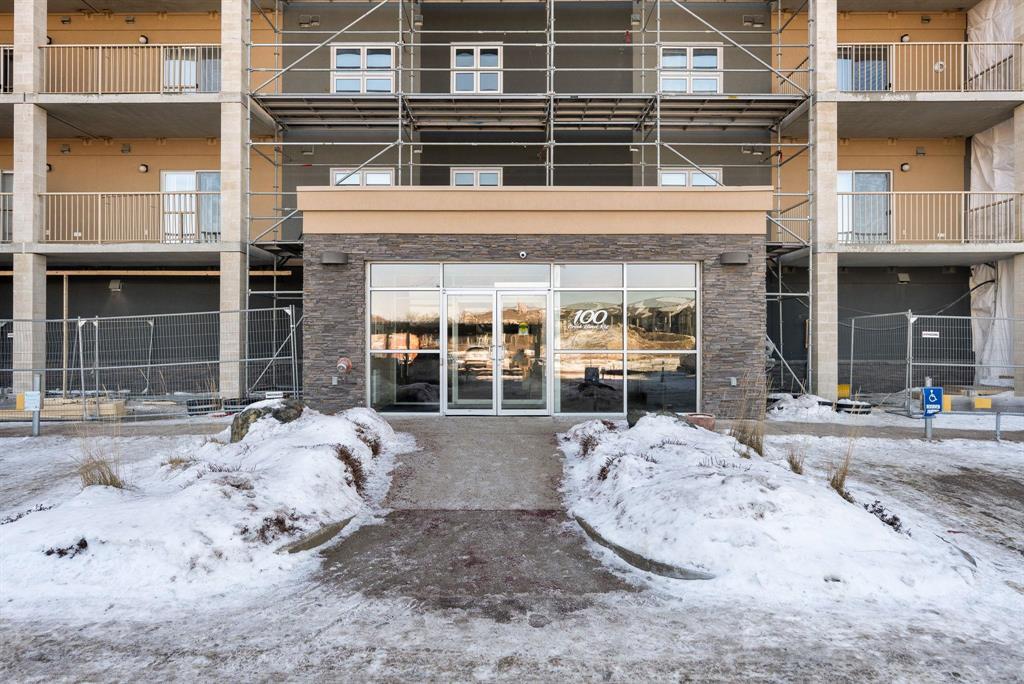 201 100 Creek Bend Road, Winnipeg, Manitoba  R2N 0G1 - Photo 0 - 202602766