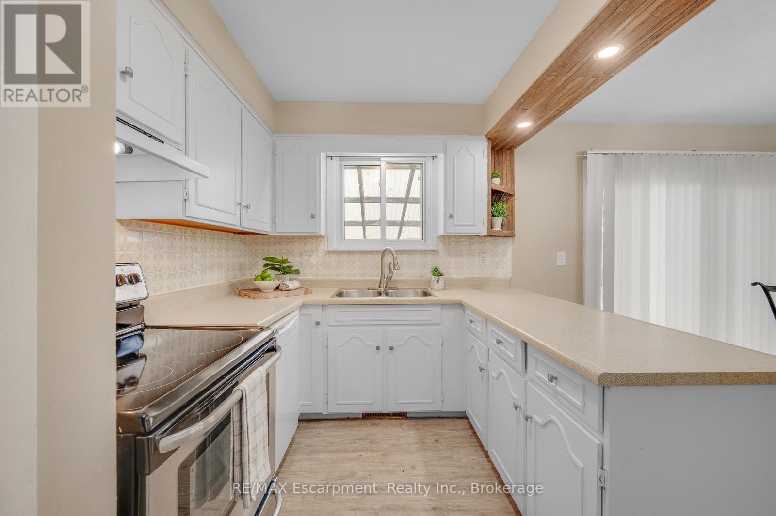 4 Lyndhurst Avenue, Norfolk, Ontario  N3Y 4J9 - Photo 6 - X12948416