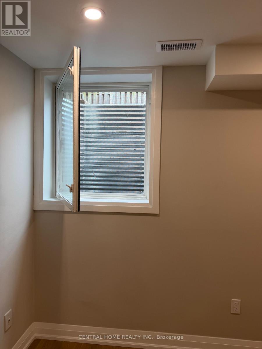 229 Spring Gate Boulevard, Vaughan, Ontario  L4J 3G3 - Photo 10 - N12948310