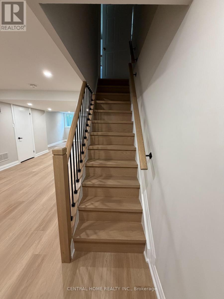 229 Spring Gate Boulevard, Vaughan, Ontario  L4J 3G3 - Photo 4 - N12948310