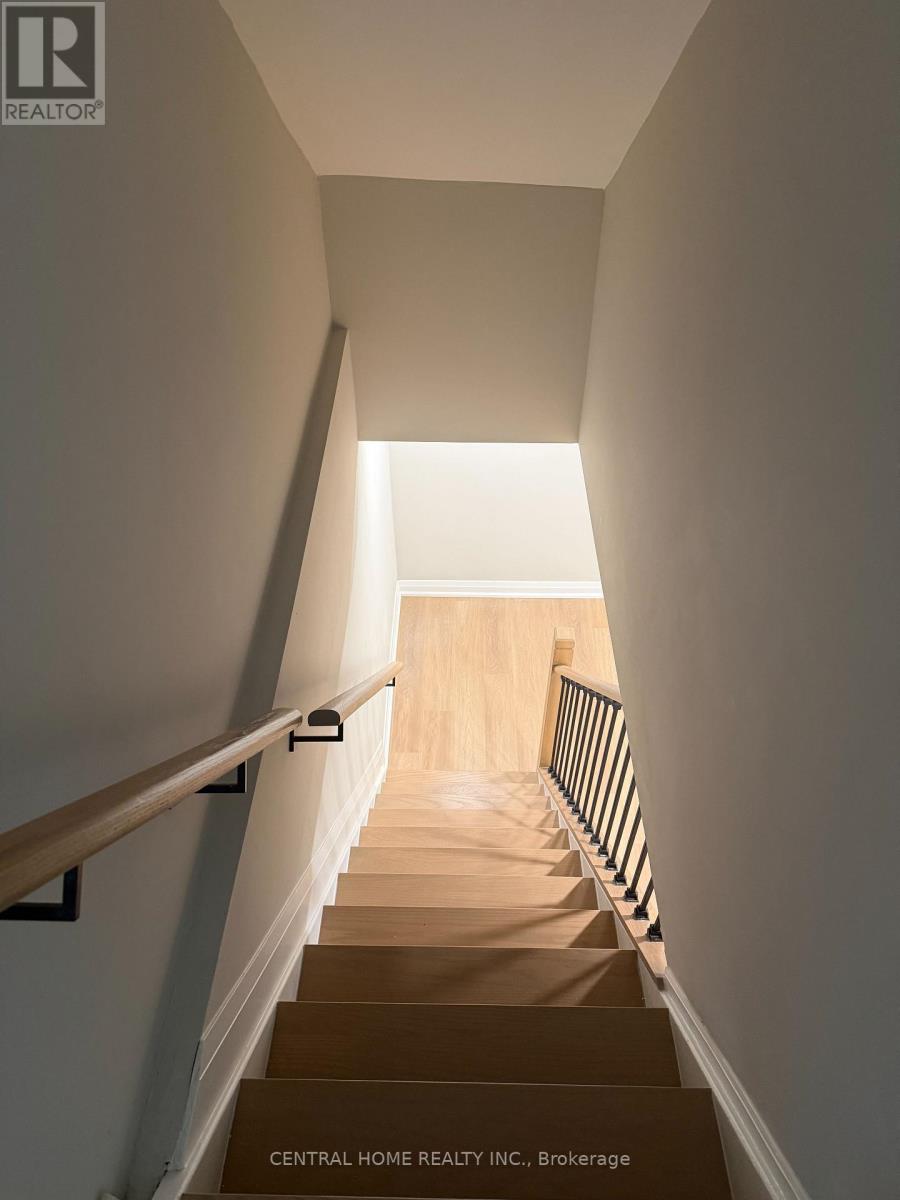 229 Spring Gate Boulevard, Vaughan, Ontario  L4J 3G3 - Photo 3 - N12948310