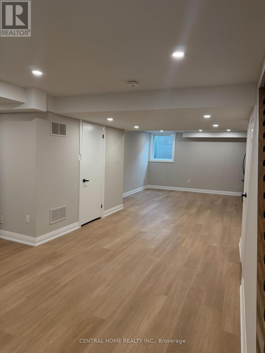 229 Spring Gate Boulevard, Vaughan, Ontario  L4J 3G3 - Photo 6 - N12948310