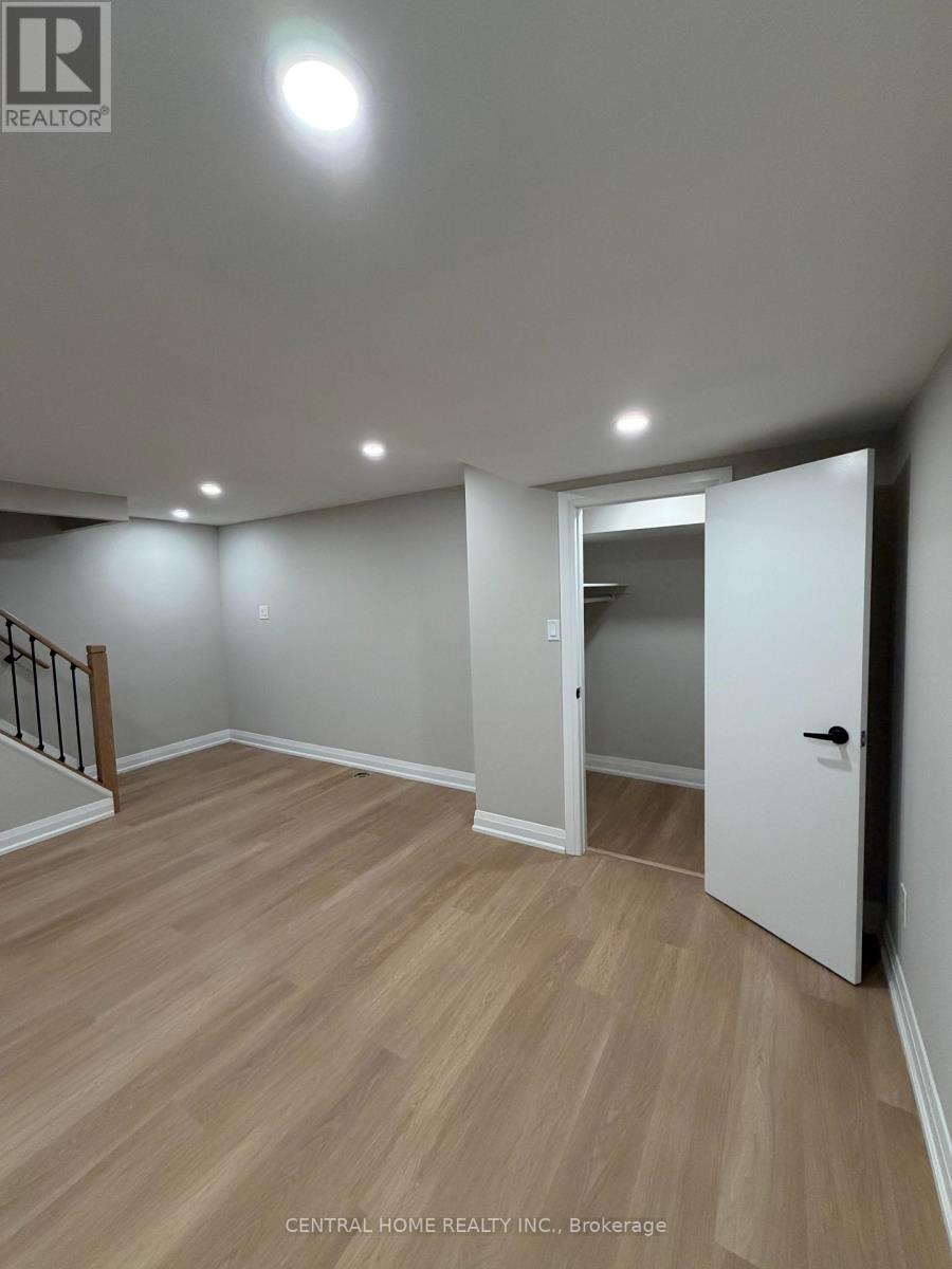 229 Spring Gate Boulevard, Vaughan, Ontario  L4J 3G3 - Photo 8 - N12948310