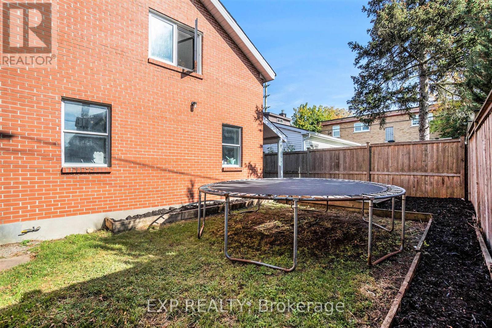 566 Kirkwood Avenue, Ottawa, Ontario  K1Z 5X4 - Photo 29 - X12948418
