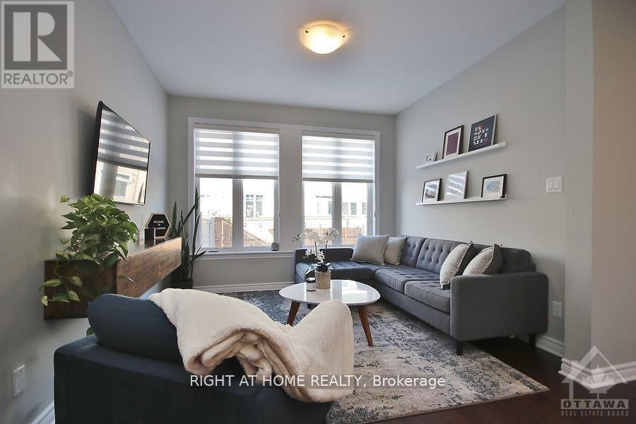 110 Lavatera Street, Ottawa, Ontario  K1T 0R8 - Photo 9 - X12948480