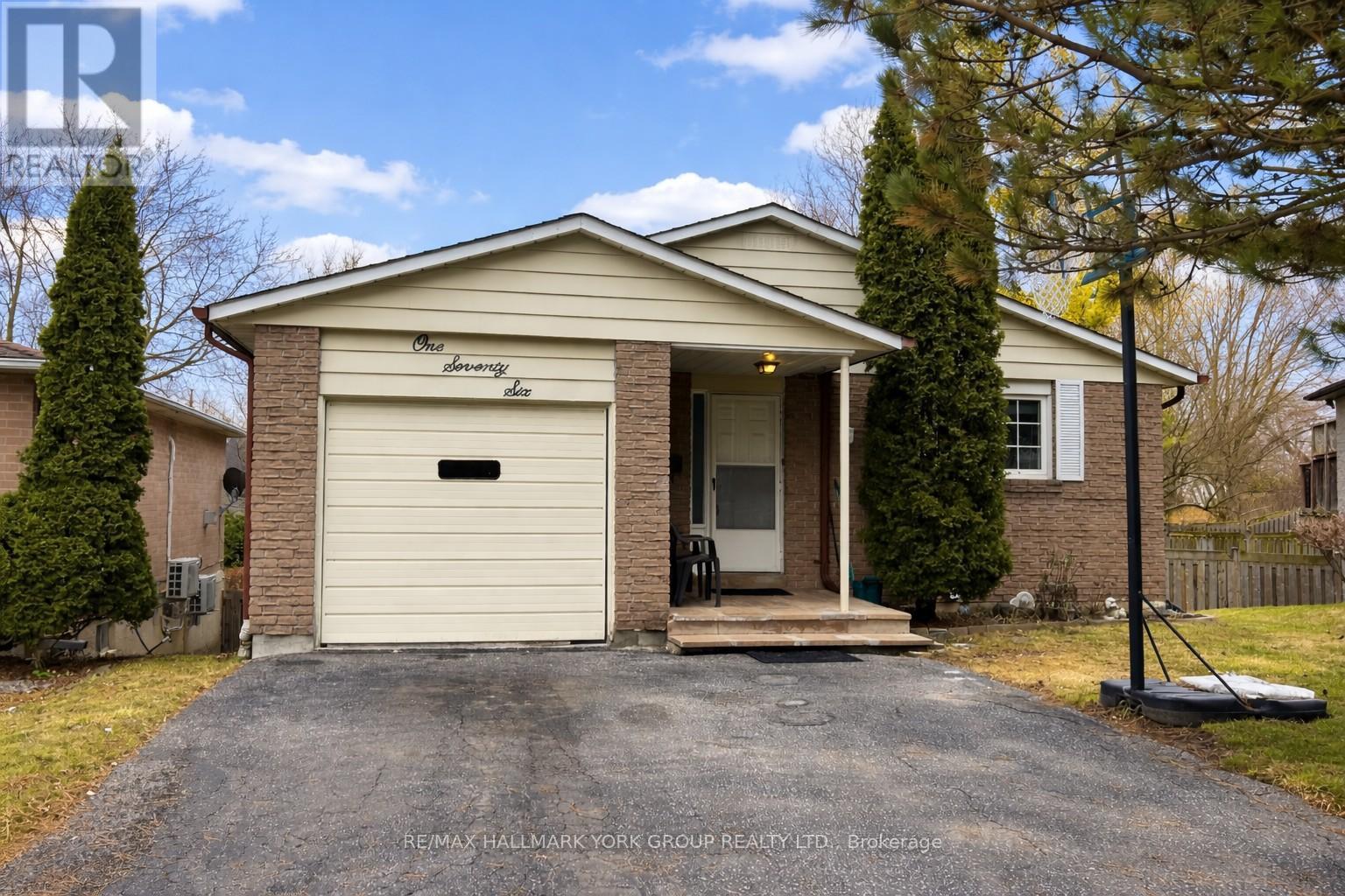 176 ROBINSON DRIVE, Newmarket, Ontario