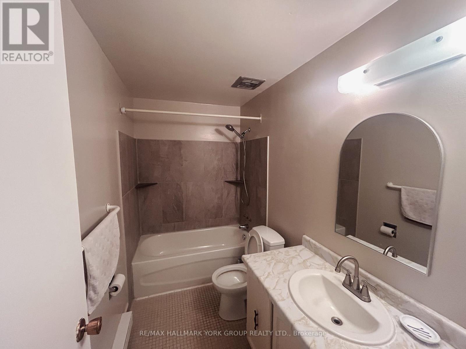 176 Robinson Drive, Newmarket, Ontario  L3Y 5M5 - Photo 12 - N12948444