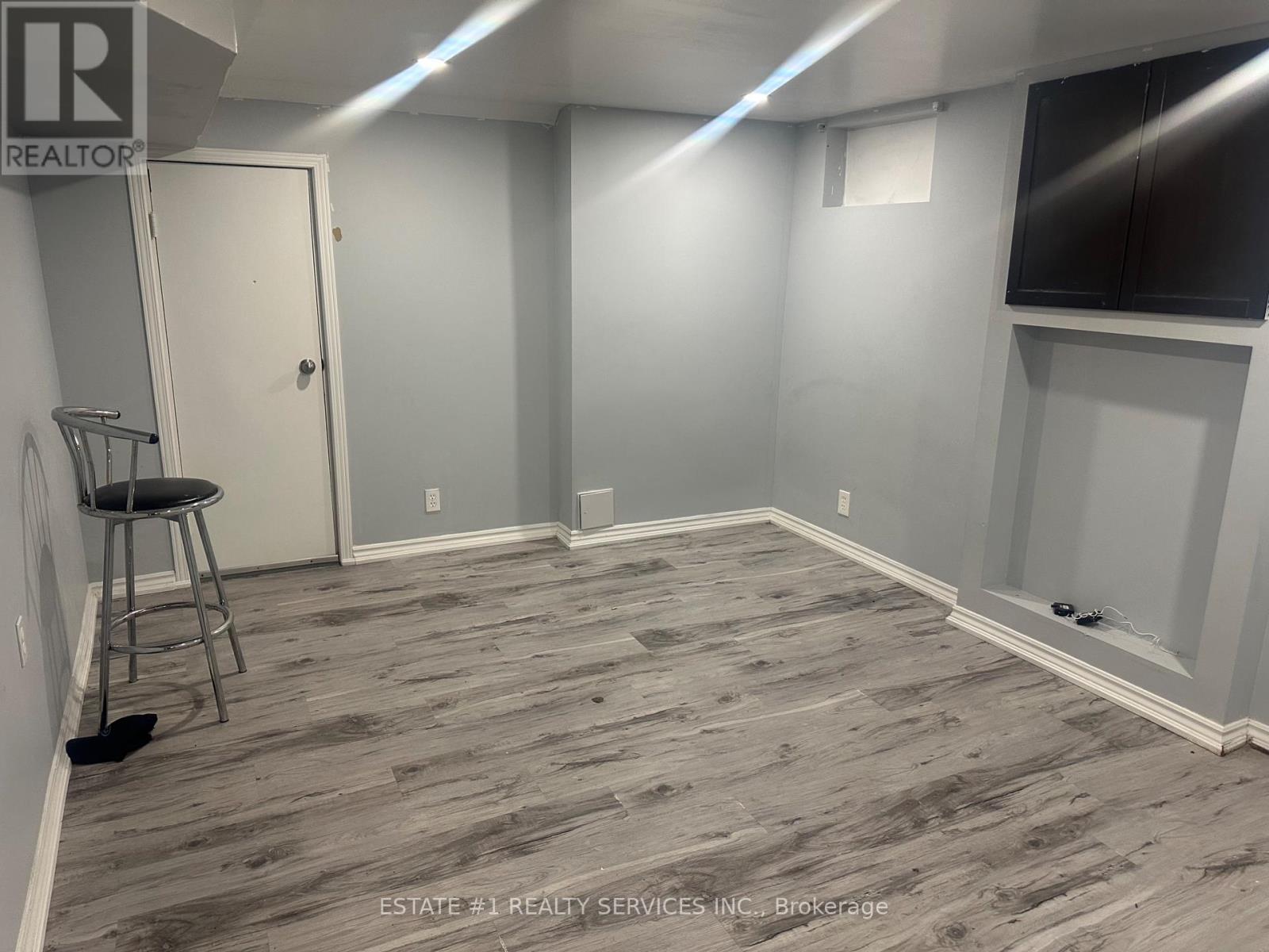 176 Kenneth Avenue, Kitchener, Ontario  N2A 1W2 - Photo 4 - X12935456