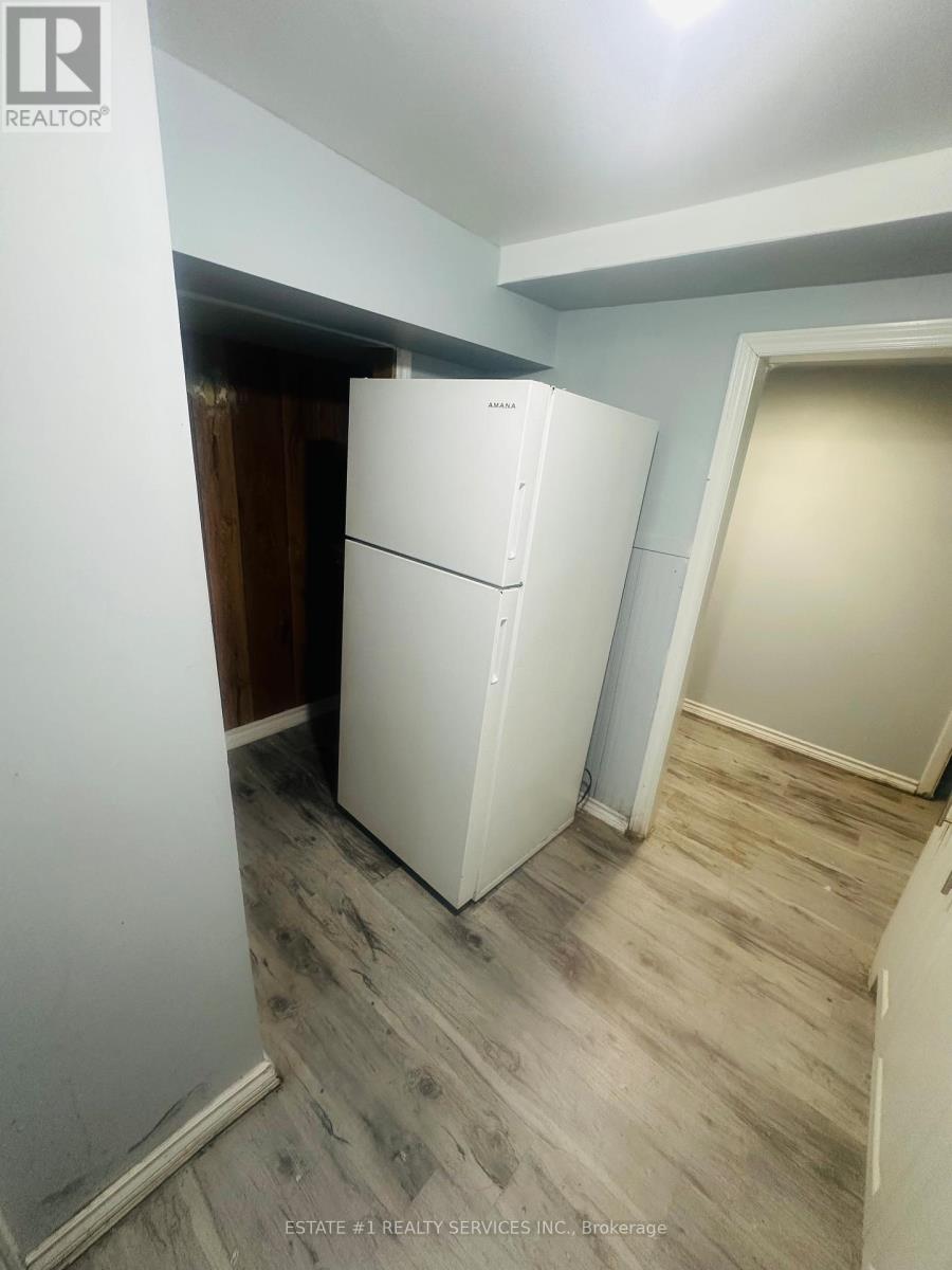 176 Kenneth Avenue, Kitchener, Ontario  N2A 1W2 - Photo 2 - X12935456