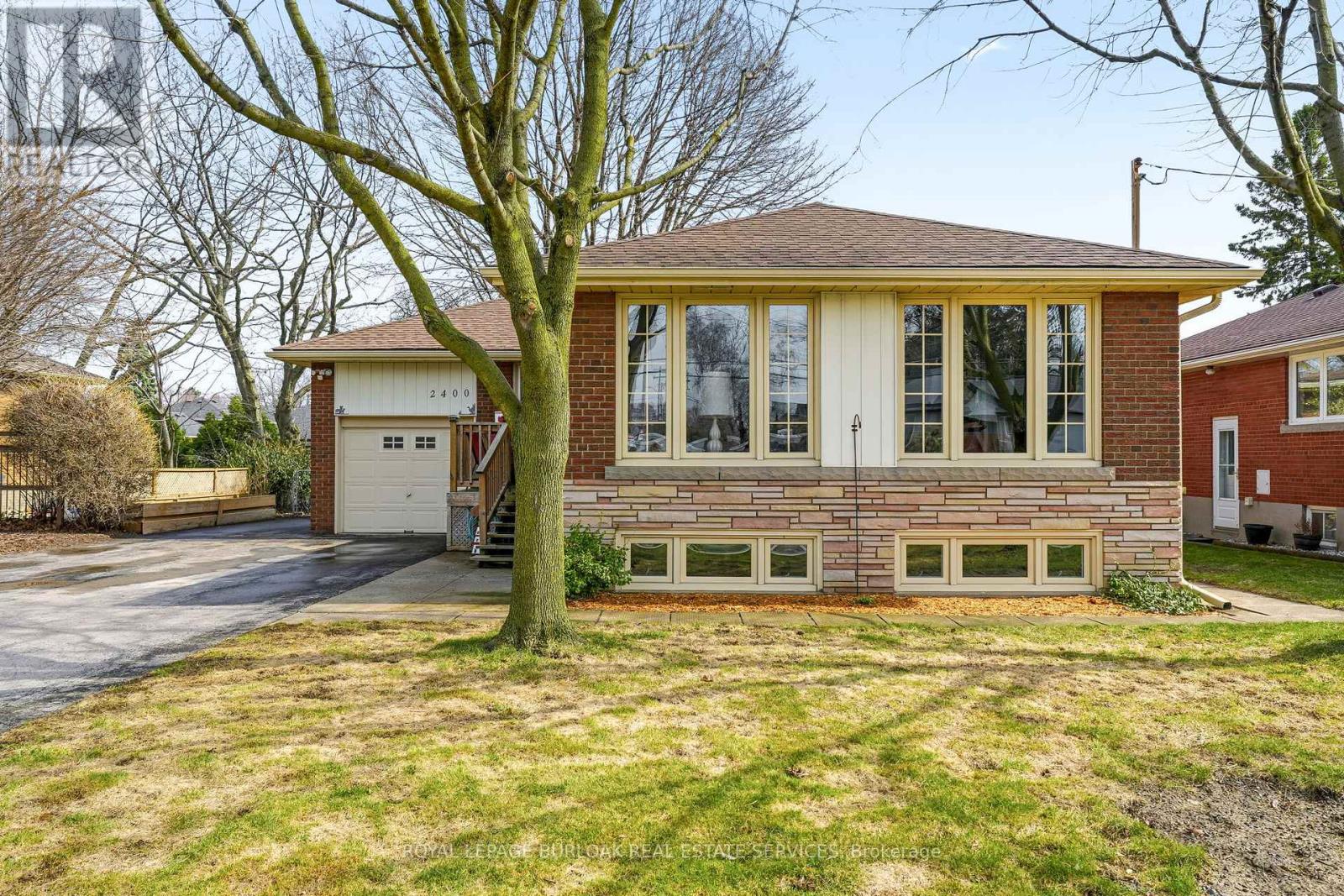 2400 Prospect Street, Burlington, Ontario  L7R 2A8 - Photo 3 - W12948426