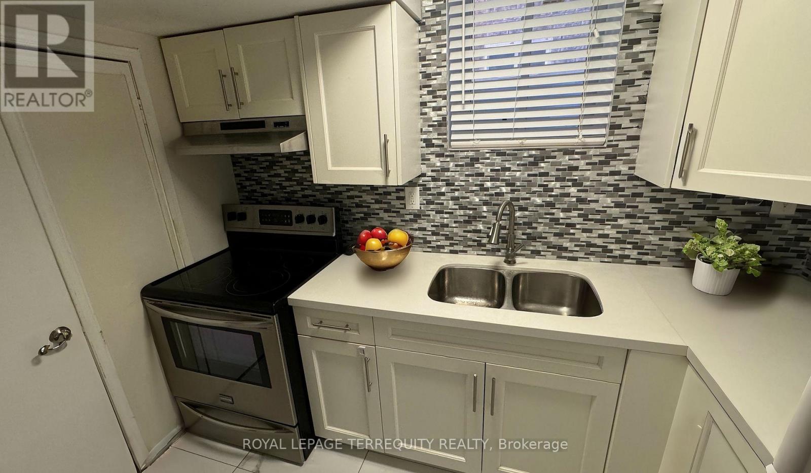 Bsmt - 5464 Tenth Line W, Mississauga, Ontario  L5M 0G5 - Photo 4 - W12948452