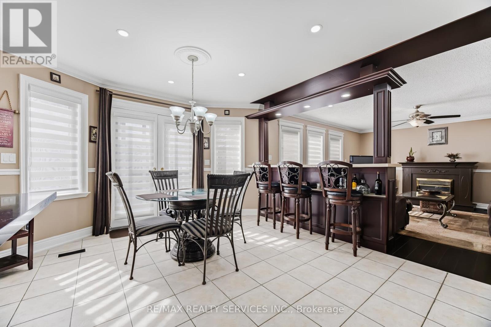 7 Waltham Drive, Toronto, Ontario  M9V 1S6 - Photo 15 - W12948460