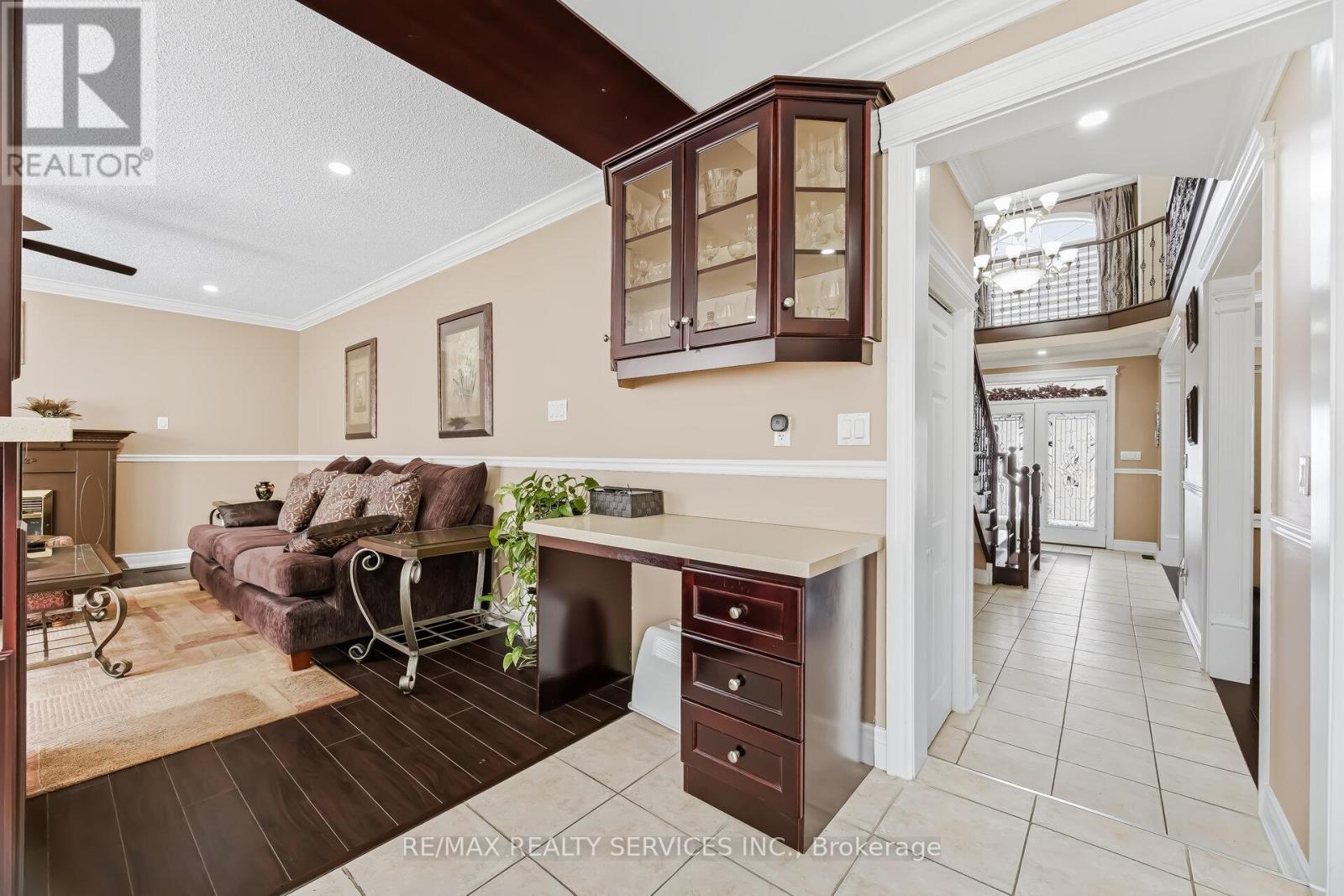 7 Waltham Drive, Toronto, Ontario  M9V 1S6 - Photo 21 - W12948460