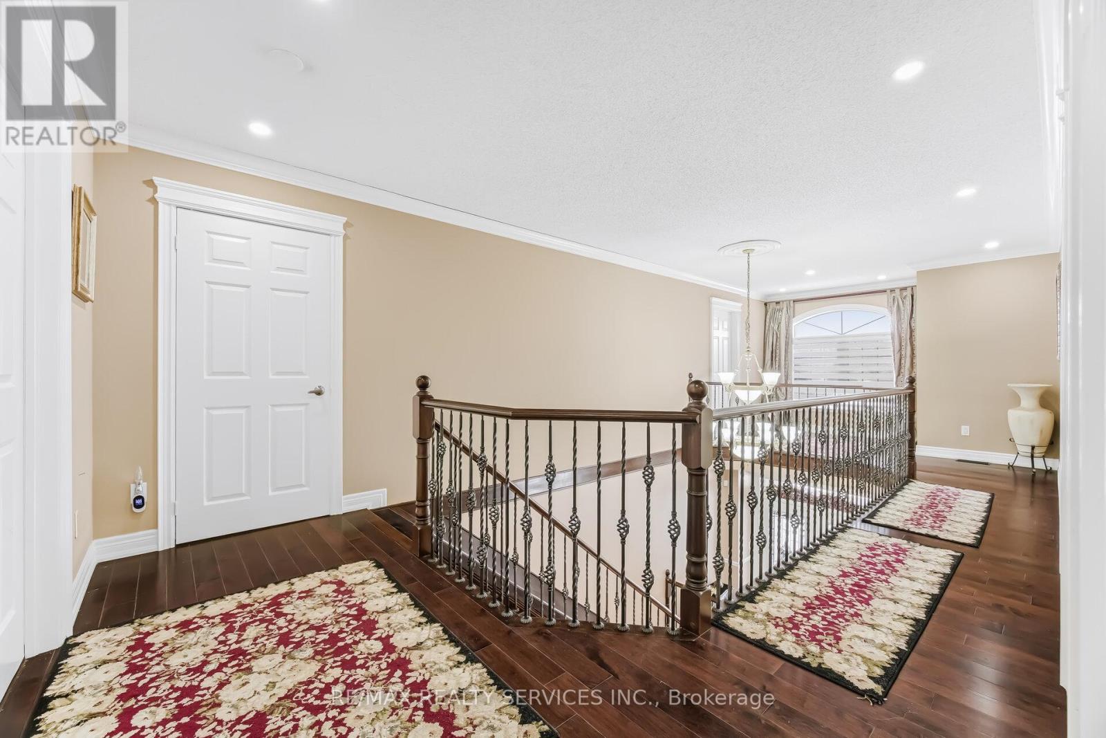 7 Waltham Drive, Toronto, Ontario  M9V 1S6 - Photo 27 - W12948460